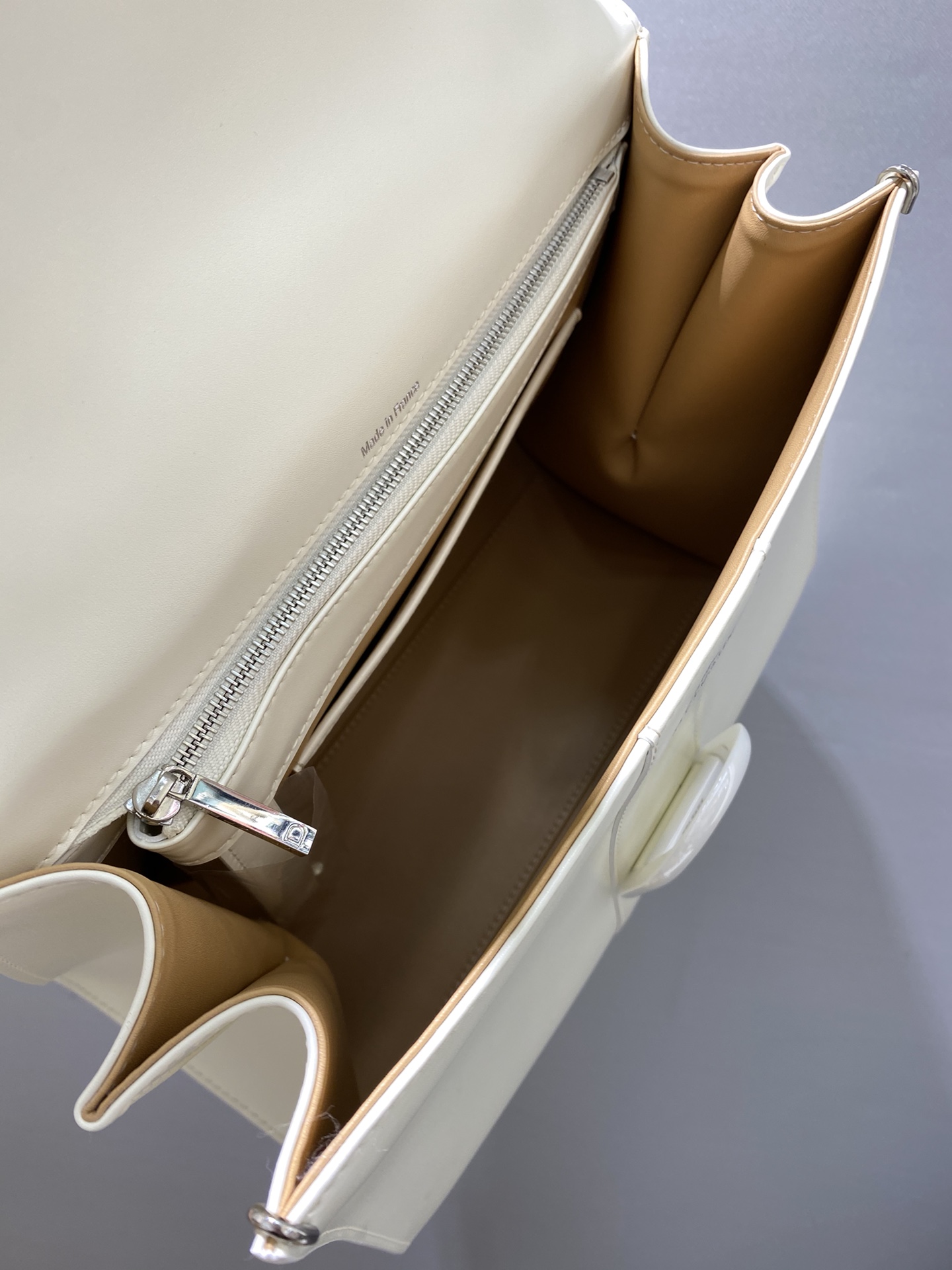 델보 브리앙 박스백 미듐